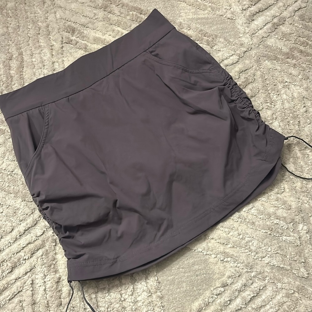 Columbia Women’s Size S Hiking Skirt Ties on Side Built in Shorts Cute!